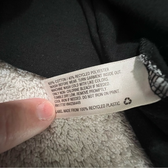 Cat & Jack Girls Size Large (6-6X)Tee Short Sleeve Rainbow Heart - Picture 4 of 7